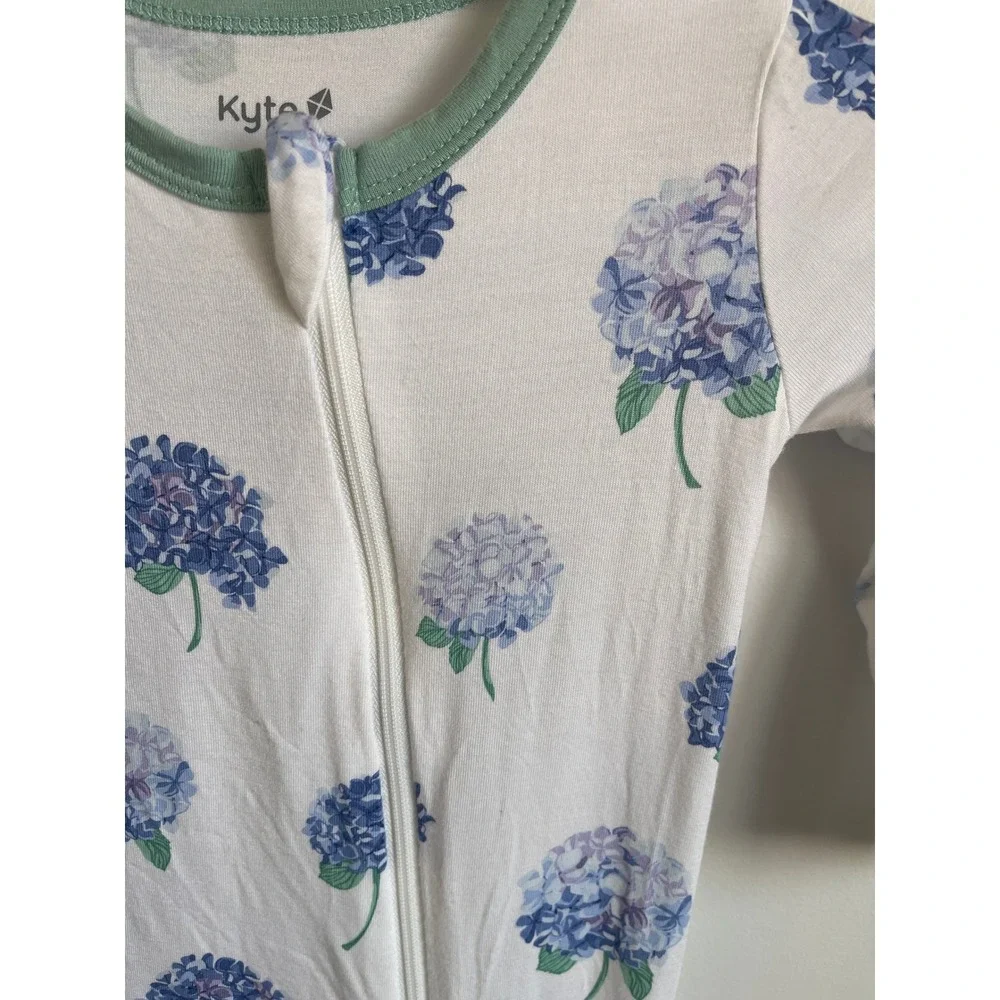 Kyte Baby Hydrangea Bamboo Zippered Footie Pajamas 6-12M